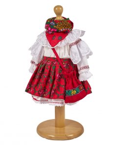 costum popular fete cu bundita, batic, traista si opinci